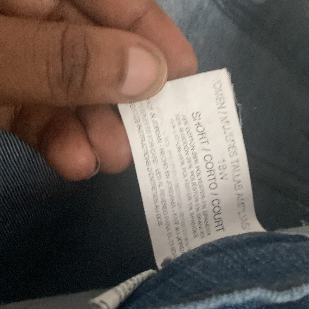 Gloria Vanderbilt size 18 short women’s pants leg width is 38 inches long - Picture 2 of 6